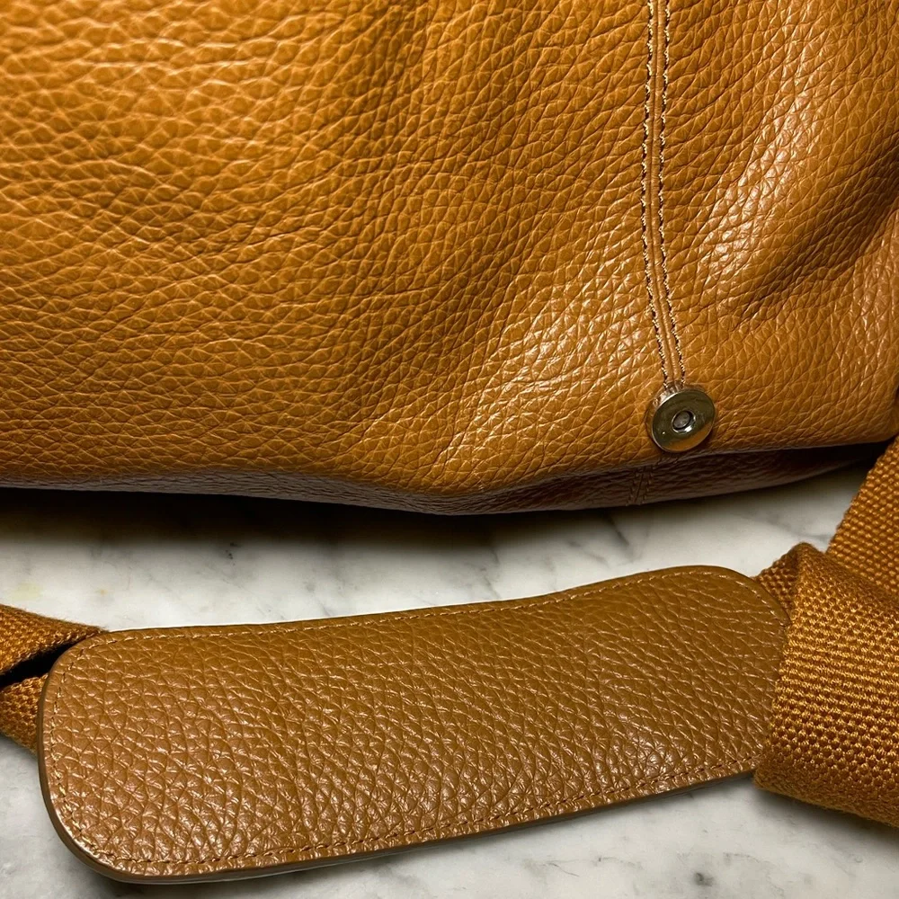 Cole Haan Leather Messenger Bag 9.5/10 NWOT - Picture 4 of 10